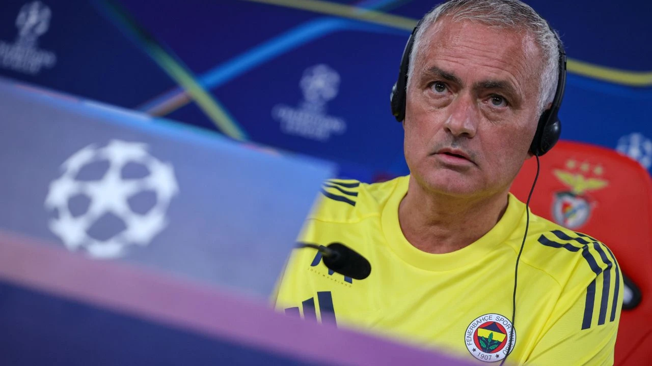 Jose Mourinho’dan Fenerbahçe Sözleri! “Onlara Büyük Saygım Var” - (ツ)
